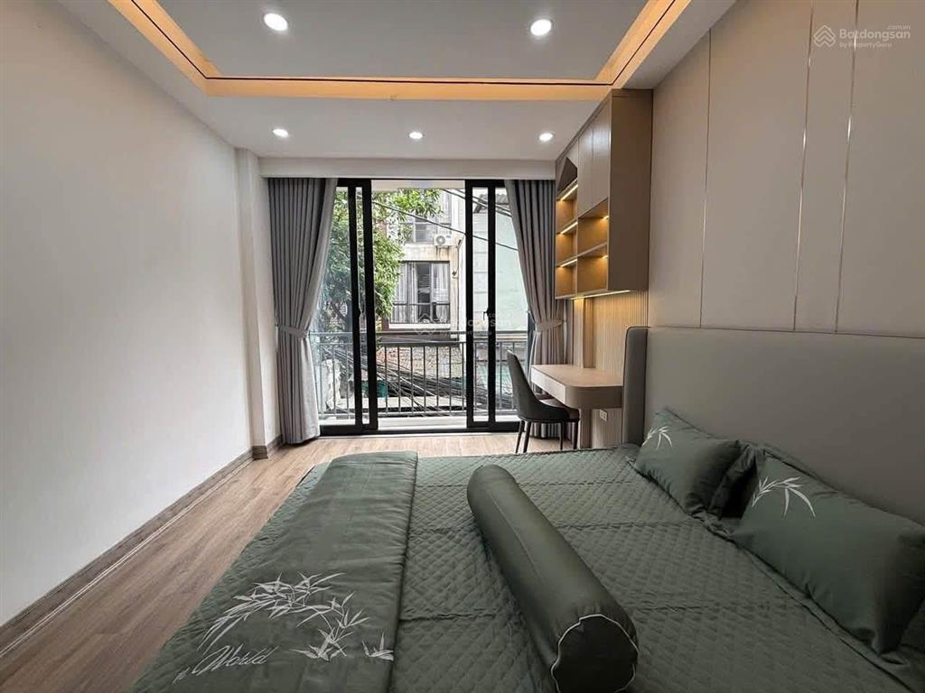 Quan nhân. 10,8 tỷ. 40m2. 5 tầng. mặt tiền 3,4m.