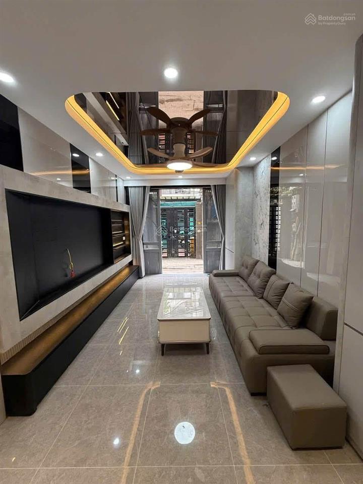 Quan nhân. 10,8 tỷ. 40m2. 5 tầng. mặt tiền 3,4m.