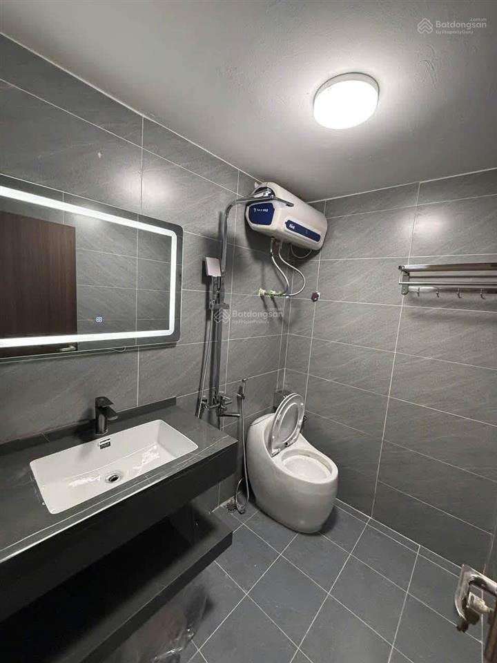 Quan nhân. 10,8 tỷ. 40m2. 5 tầng. mặt tiền 3,4m.