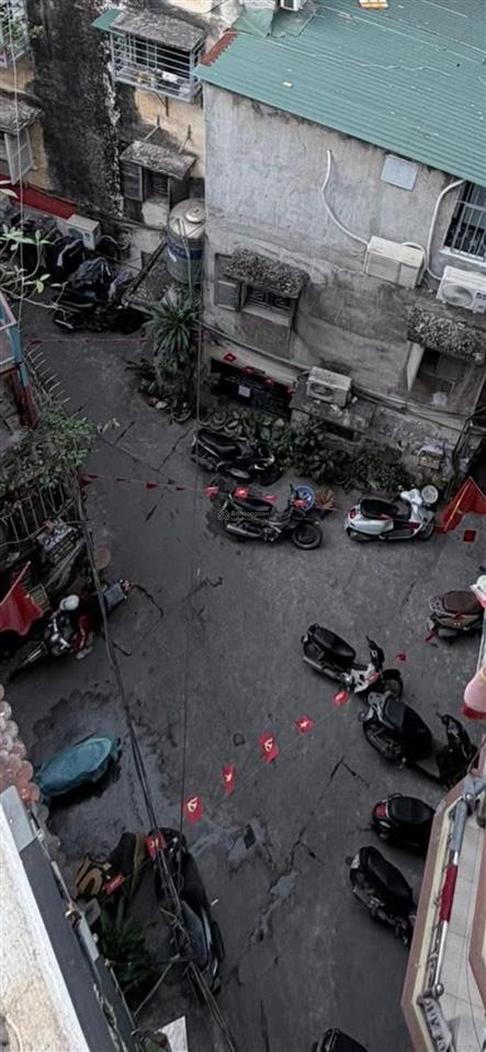 Nguyên hồng. 30m2. 6 tầng thang máy. mặt tiền 3.1m. 10.2 tỷ