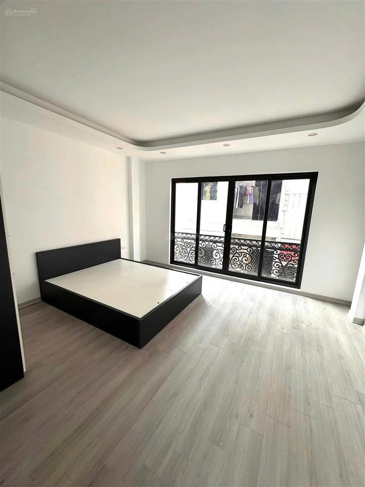Mặt phố vạn bảo. 32m2. 5 tầng. mặt tiền 3.2m. 15.5 tỷ.