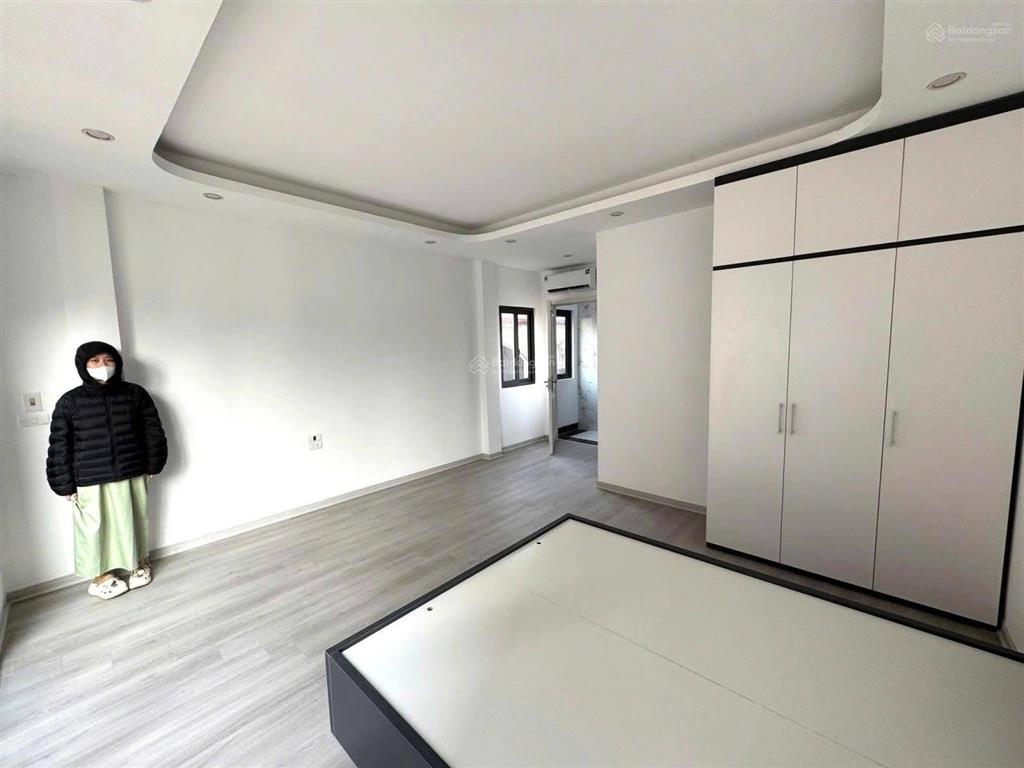 Mặt phố vạn bảo. 32m2. 5 tầng. mặt tiền 3.2m. 15.5 tỷ.