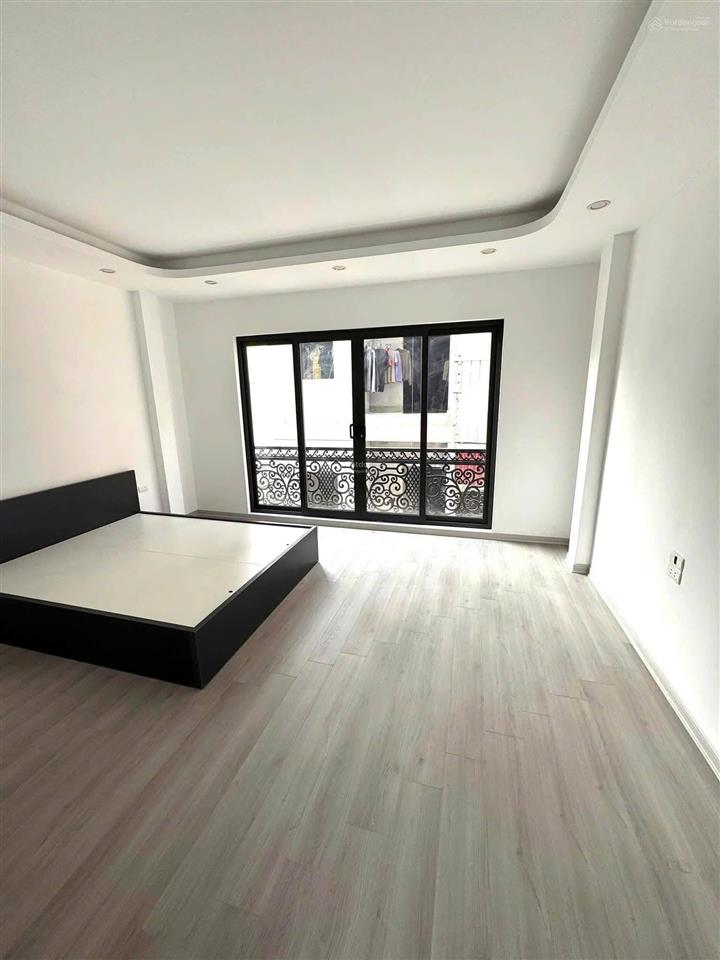 Mặt phố vạn bảo. 32m2. 5 tầng. mặt tiền 3.2m. 15.5 tỷ.