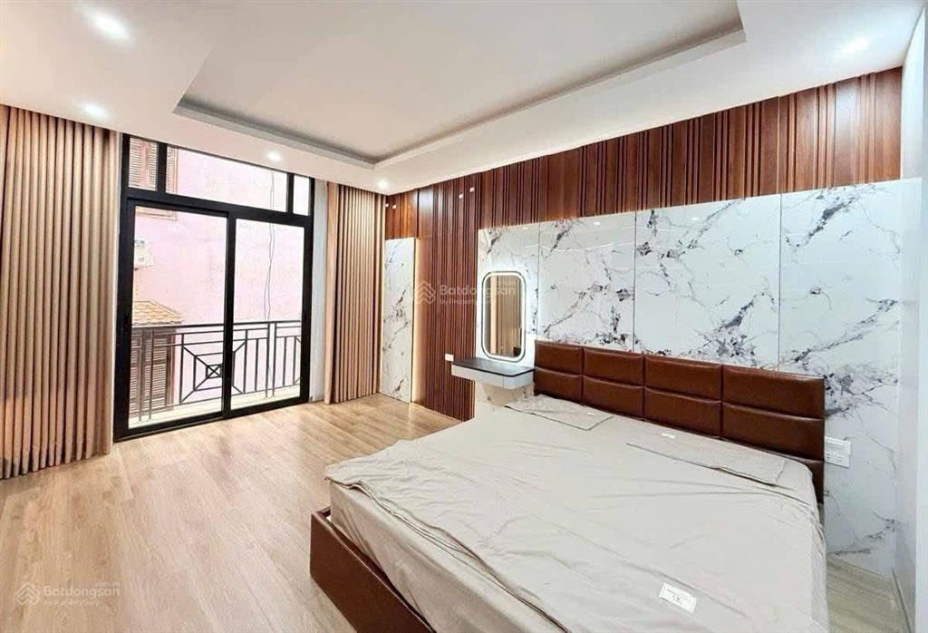 Trần duy hưng. 65m2. 7 tầng thang máy. 4.2m. 28.5 tỷ