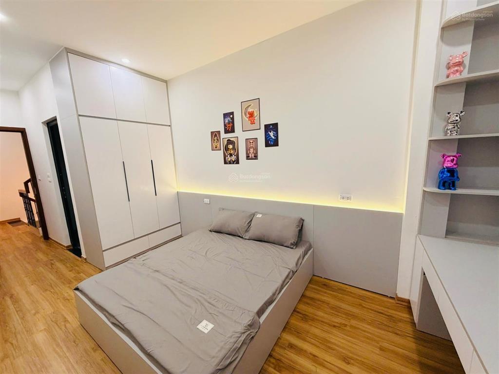 Khương trung. 30m2. 5 tầng. mặt tiền 3m. 5,85 tỷ