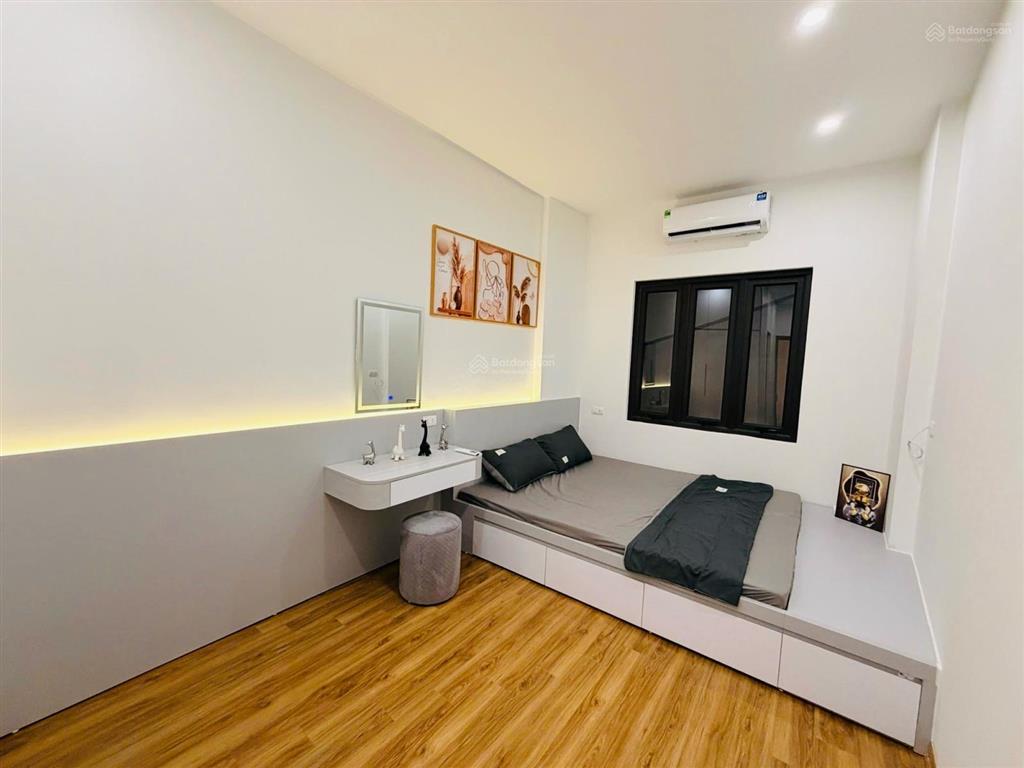 Khương trung. 30m2. 5 tầng. mặt tiền 3m. 5,85 tỷ