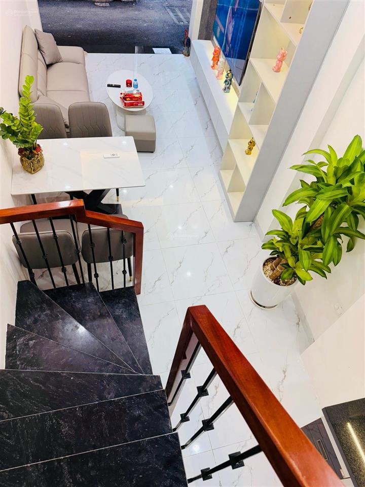 Khương trung. 30m2. 5 tầng. mặt tiền 3m. 5,85 tỷ