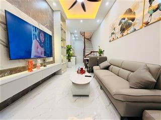 Khương trung. 30m2. 5 tầng. mặt tiền 3m. 5,85 tỷ