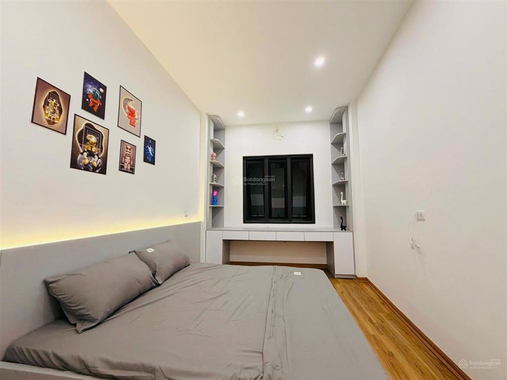 Khương trung. 30m2. 5 tầng. mặt tiền 3m. 5,85 tỷ