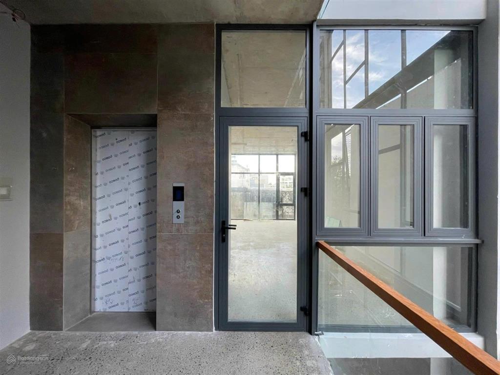 Bán nhà mt khuôn đất vàng kdc liên phường, phú hữu, 324.2m², xây hầm 4 lầu, giá chỉ 18 tỷ tl