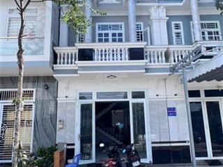 Nhà mới 1 trệt 1 lầu số 190 đường d25, kdc hồng loan cần thơ