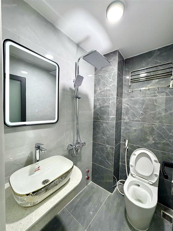 Cho thuê căn hộ mới 100% có máy giặt riêng ban công gần ngã 4 phú nhuận, quận phú nhuận 0337 740 ***