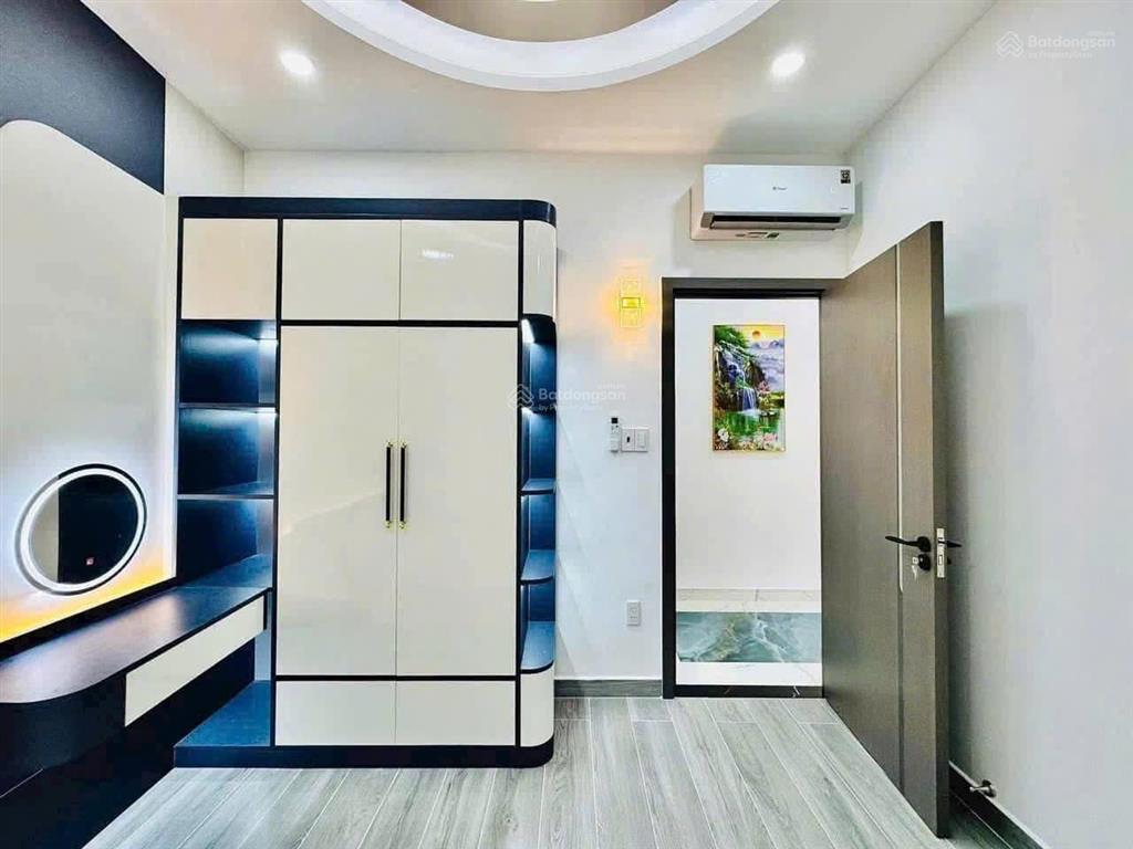 Xuất cảnh bán nhà hxh võ văn kiệt, quận 6, 44m2, 3 tầng btct, 3pn 3 wc, vài căn ra mặt tiền đường