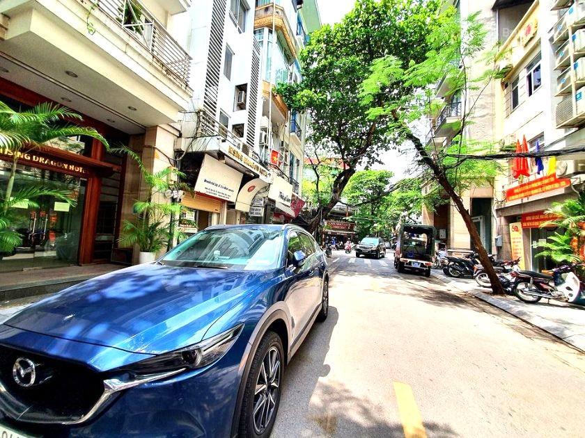 Nhà đẹp lung linh, sát ga metro phước long,hẻm xe hơi thông đỗ xuân hợp, 4 tầng btct, nhỉnh 9 tỷ