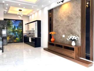 Nhà đẹp long lanh, sân xe hơi, ngay lê văn việt, gần đại học sư phạm, 3 tầng btct, nhỉnh 8 tỷ