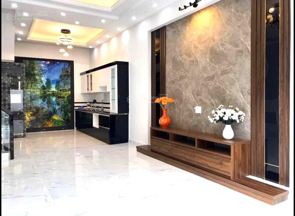 Nhà đẹp long lanh, sân xe hơi, ngay lê văn việt, gần đại học sư phạm, 3 tầng btct, nhỉnh 8 tỷ