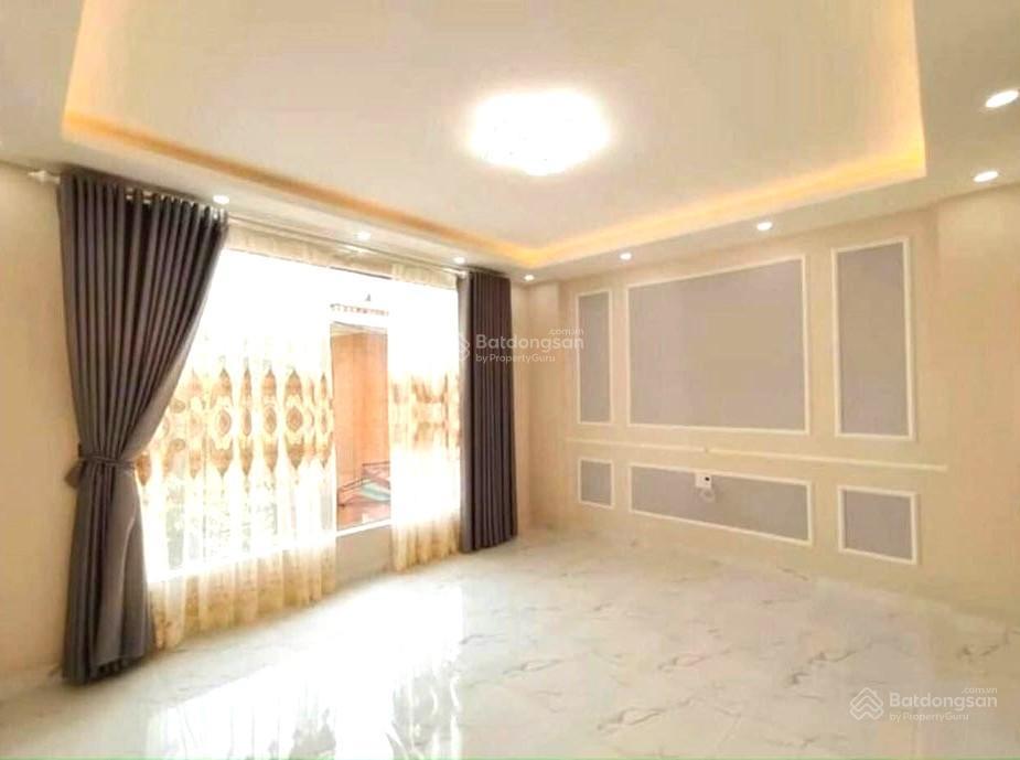 Nhà đẹp long lanh, sân xe hơi, ngay lê văn việt, gần đại học sư phạm, 3 tầng btct, nhỉnh 8 tỷ