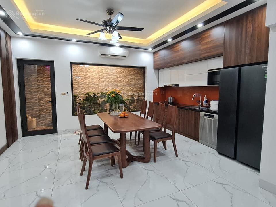 Nhà hẻm xh 7 chỗ, đỗ xuân hợp, sát ga metro phước long, ngay đại học văn hóa, 3 tầng btct, 8 tỷ nhỏ