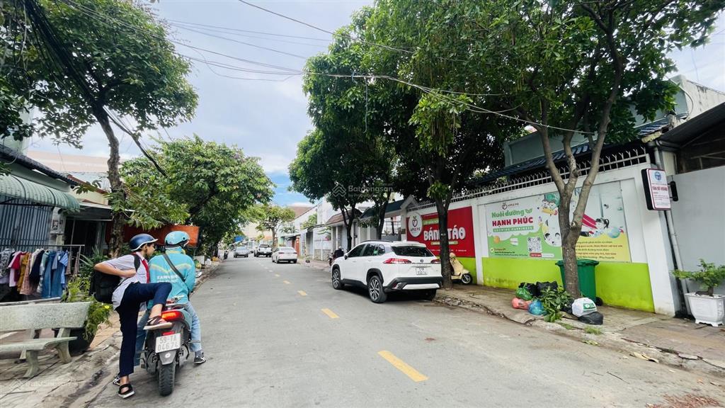 Căn góc ngang 8m, sát đô thị global city,gần ga metro pl, đường 12m cả vỉa hè, đỗ xuân hợp, 8tỷ nhỏ