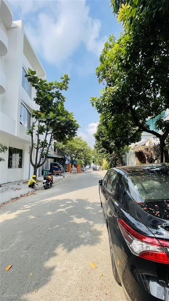 Bán nhà ngang 5m, hẻm xe hơi tránh ngay đỗ xuân hợp, sát đại học văn hóa, 3 tầng btct, 9 tỷ nhỏ