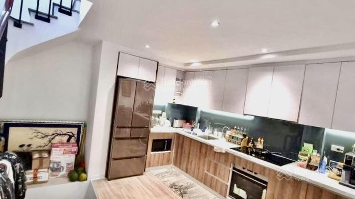 Nhà hẻm xe hơi sát vincom lê văn việt, gần trường hoa lư, kế ga metro thủ đức, 3 tầng, 5 tỷ nhỏ
