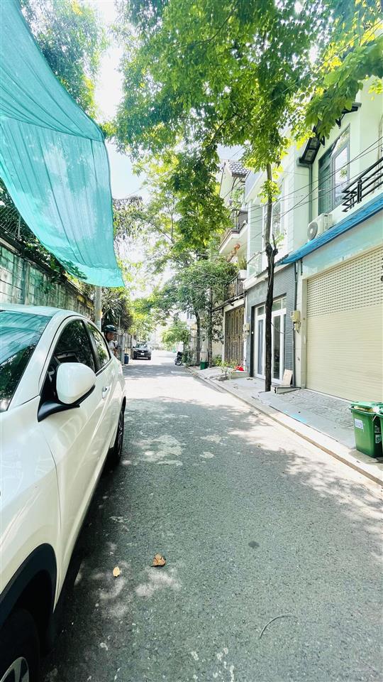 Bán nhà 4 tầng, hxh 7 chỗ thông sát vincom lê văn việt, gần học viện chính trị tw2, 5pn, 7 tỷ