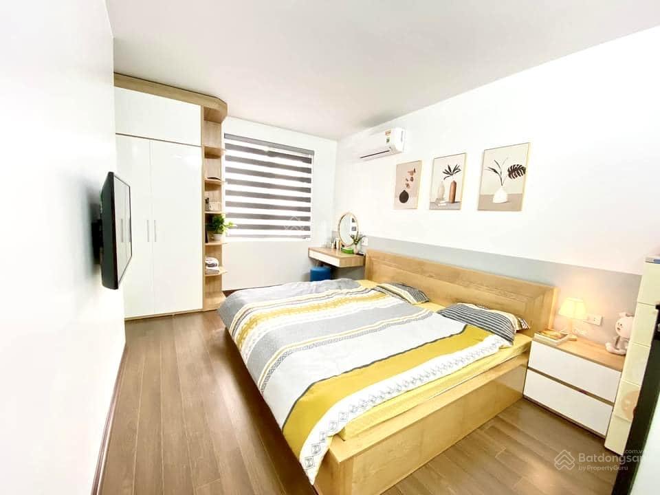 Bán nhà 4 tầng, hxh 7 chỗ thông sát vincom lê văn việt, gần học viện chính trị tw2, 5pn, 7 tỷ