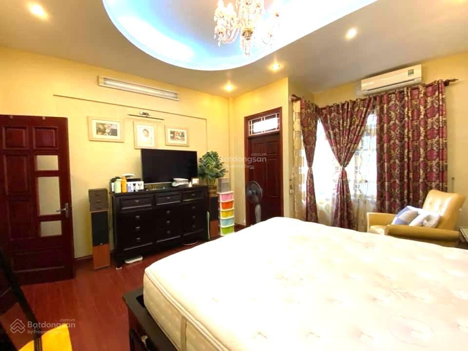 Nhà hxh thông, đẹp lung linh sát ga metro phước long, gần trường ngô thời nhiệm, 3 tầng, 8 tỷ nhỏ