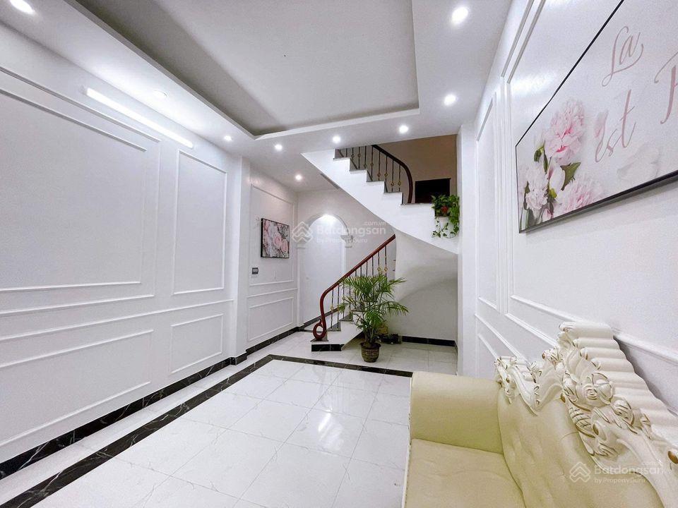Khu giảng viên trường cao đẳng công thương, phân lô đồng bộ, hxh 7 chỗ, 4 tầng btct, 8 tỷ nhỏ