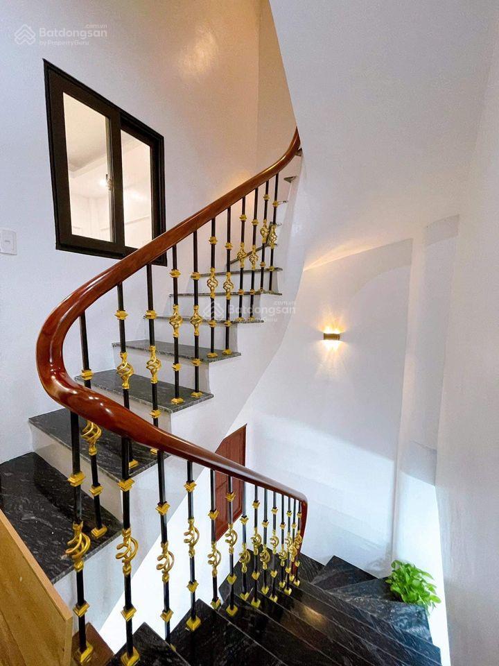 Khu giảng viên trường cao đẳng công thương, phân lô đồng bộ, hxh 7 chỗ, 4 tầng btct, 8 tỷ nhỏ