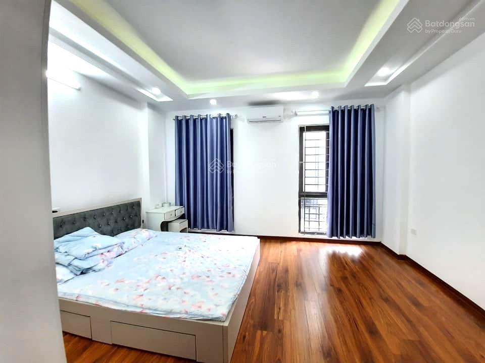 Nhà khu p/l, xh 7 chỗ thông, sát ga metro phước long, gần đại học văn hóa, 4 tầng, 8 tỷ nhỏ