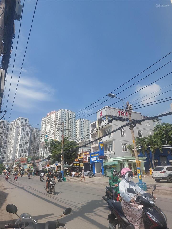 Chủ gấp bán nhà biệt thư đẹp hẻm xe hơi 12m nguyễn duy trinh,gần vòng xoay phú hữu