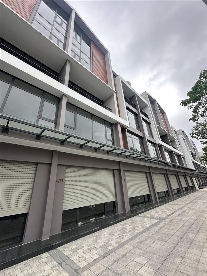 Shophouse phố biển, view trực diện cviên vịnh biển 4 mùa. dt 100m2 mt 5m đường 20m vỉa hè 7m. 21tỷ