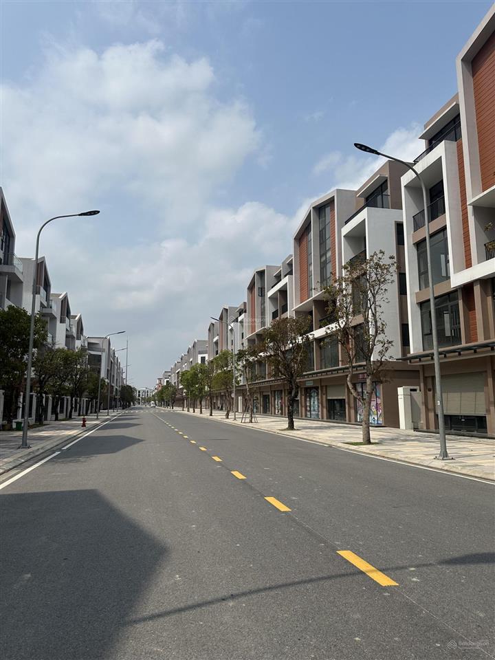 Lãi ngay 5tỷ khi mua lk ánh dương 100m2 2 mặt đường 20m, vỉa hè 7m, liền kề cvien vịnh biển. 14ty8