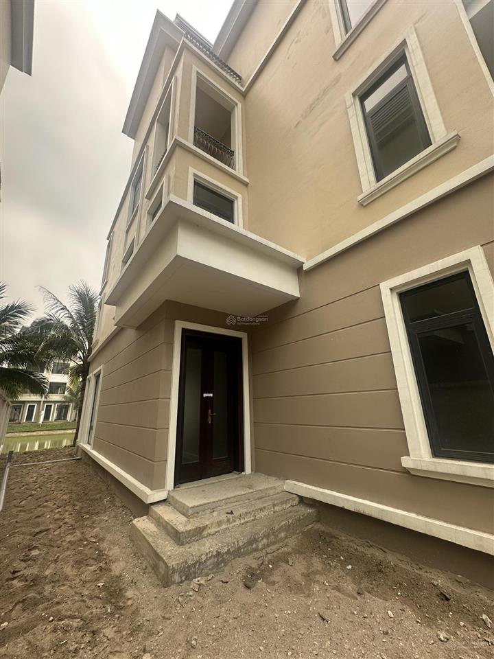 Biệt thự đảo ngọc trai, ocp2, dt142m2, mt8m, hướng nhà đn, view sông tb, nhà 4.5tang320m2 sàn.32ty