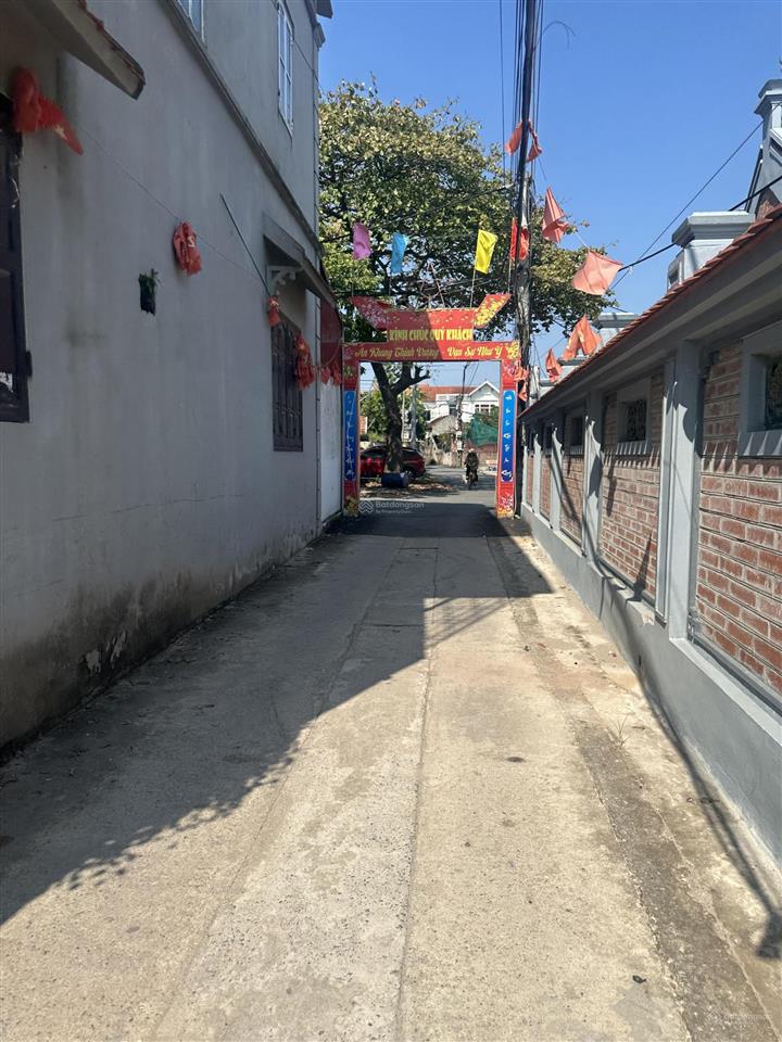 Chính chủ gửi bán nhà mới 3.5 tầng hoàn thiện  sẵn xách vali về ở  gần bến xe yên nghĩa  3ty850