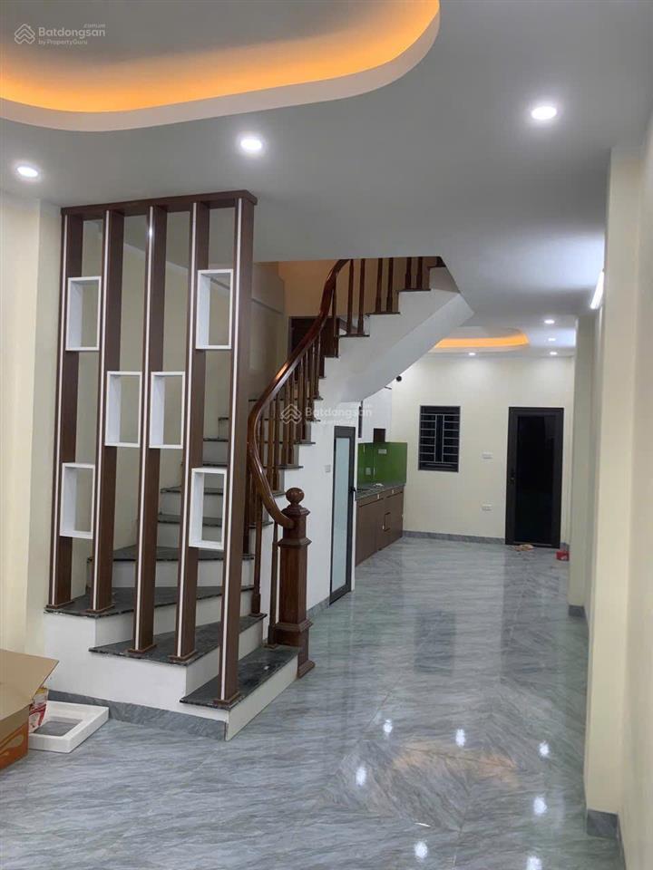 Chính chủ gửi bán nhà mới 3.5 tầng hoàn thiện  sẵn xách vali về ở  gần bến xe yên nghĩa  3ty850
