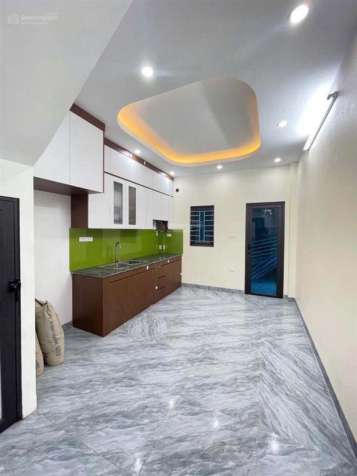 Chính chủ gửi bán nhà mới 3.5 tầng hoàn thiện  sẵn xách vali về ở  gần bến xe yên nghĩa  3ty850