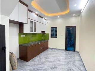 Bán nhà mới xây 3.5 tầng, dt 43m2, cách chợ tình lam chỉ 200m, khu dân trí cao, thuận tiện. 3ty850