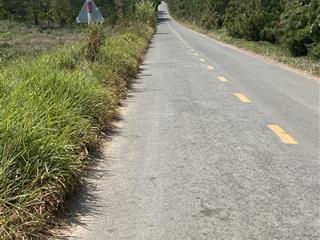 Chủ cần bán lô đất. 1.4 héc. có 1000m2 thổ cư. 3 mặt tiền. mặt tiền đường nhựa 160m