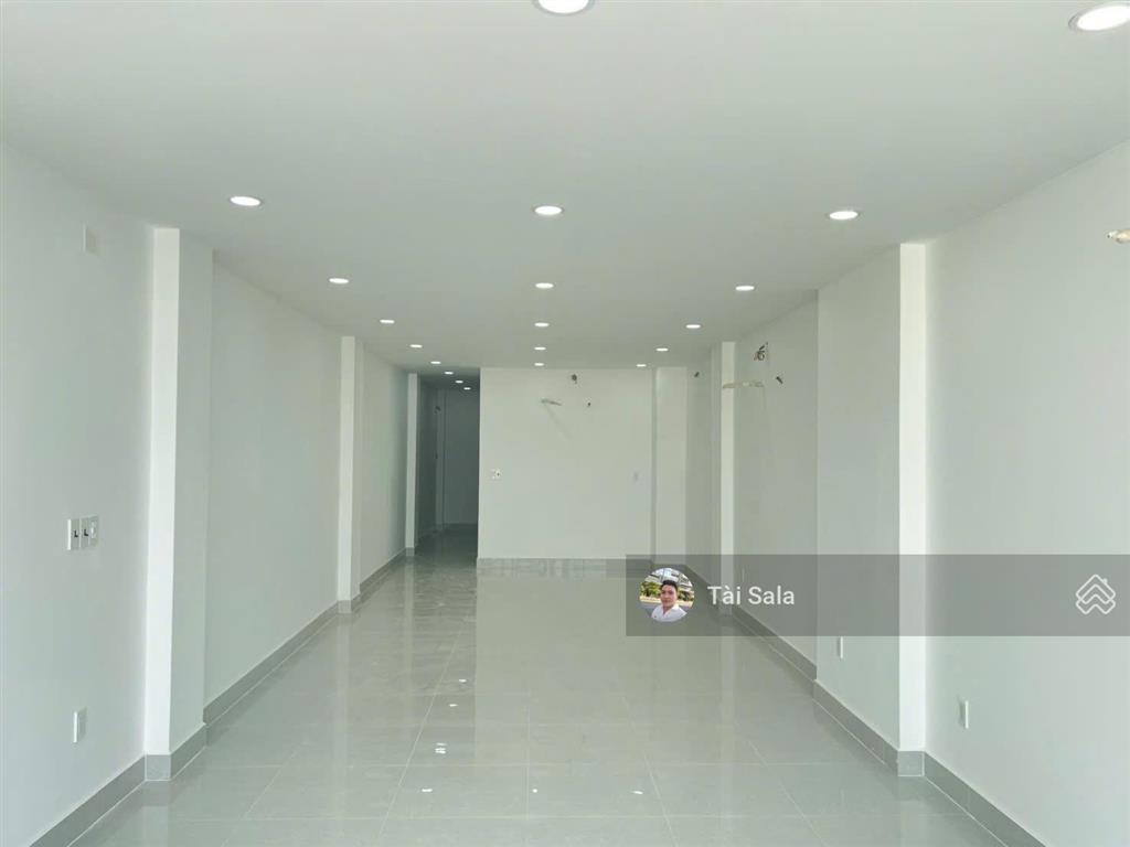 Cho thuê nhà mặt tiền đường lò lu 400m2 1 trệt 4 lầu giá thuê 25 triệu/tháng cạnh bên dự án elysian