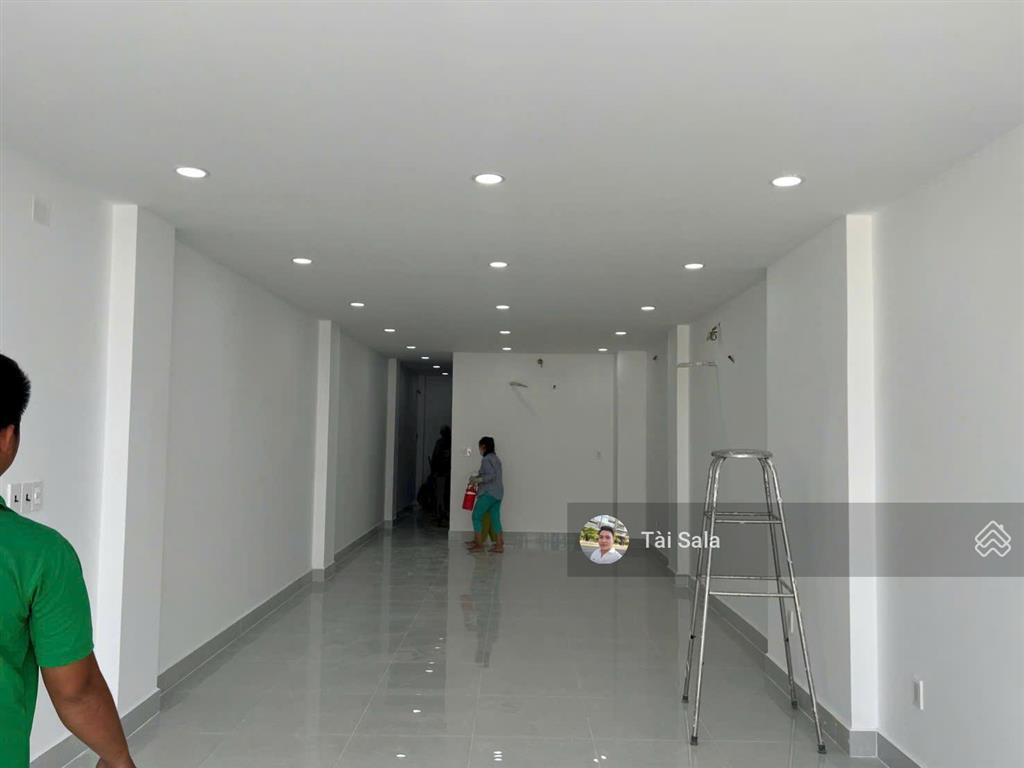 Cho thuê nhà mặt tiền đường lò lu 400m2 1 trệt 4 lầu giá thuê 25 triệu/tháng cạnh bên dự án elysian