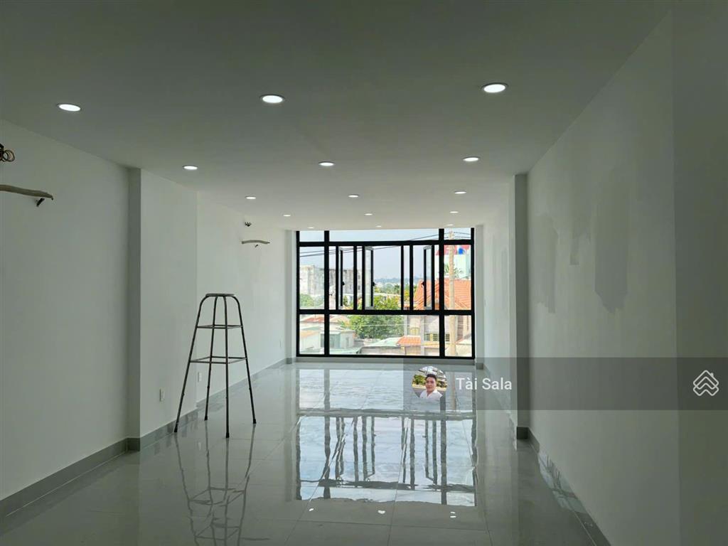 Cho thuê nhà mặt tiền đường lò lu 400m2 1 trệt 4 lầu giá thuê 25 triệu/tháng cạnh bên dự án elysian