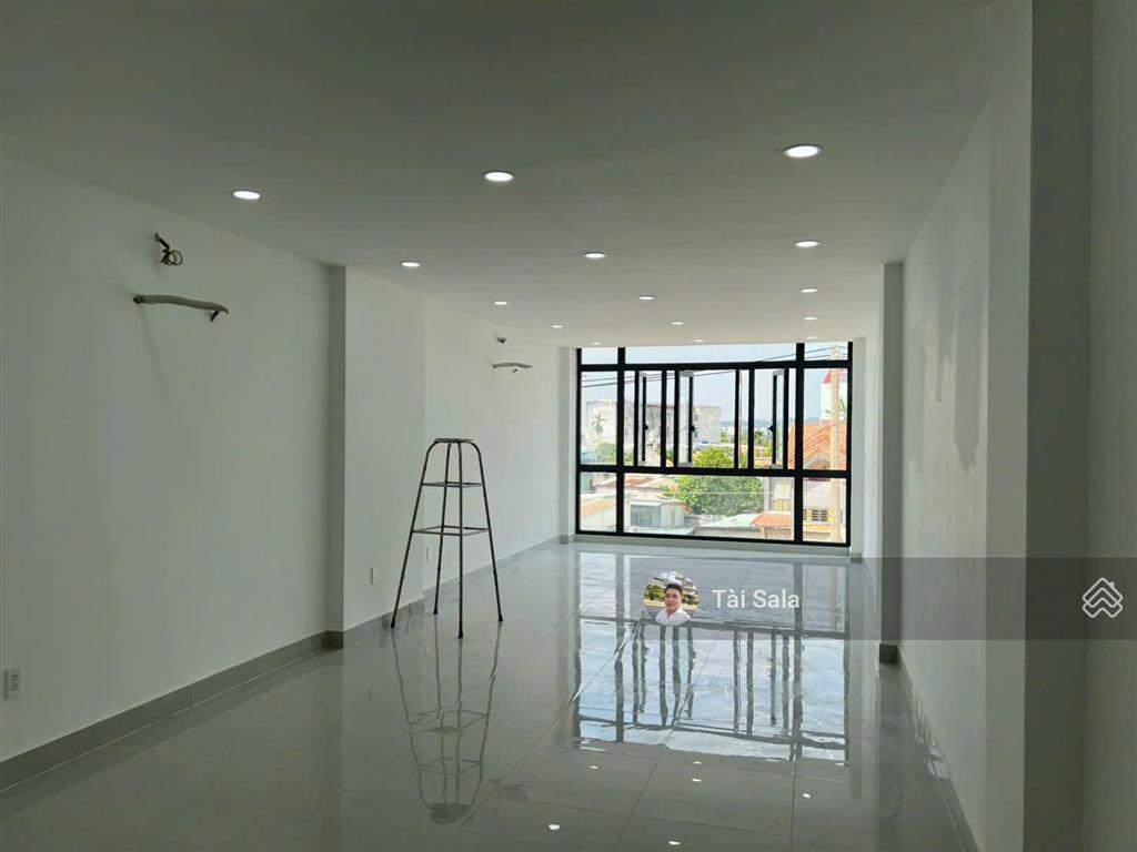 Cho thuê nhà mặt tiền đường lò lu 400m2 1 trệt 4 lầu giá thuê 25 triệu/tháng cạnh bên dự án elysian