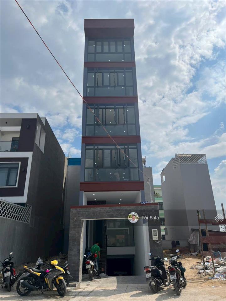 Cho thuê nhà mặt tiền đường lò lu 400m2 1 trệt 4 lầu giá thuê 25 triệu/tháng cạnh bên dự án elysian