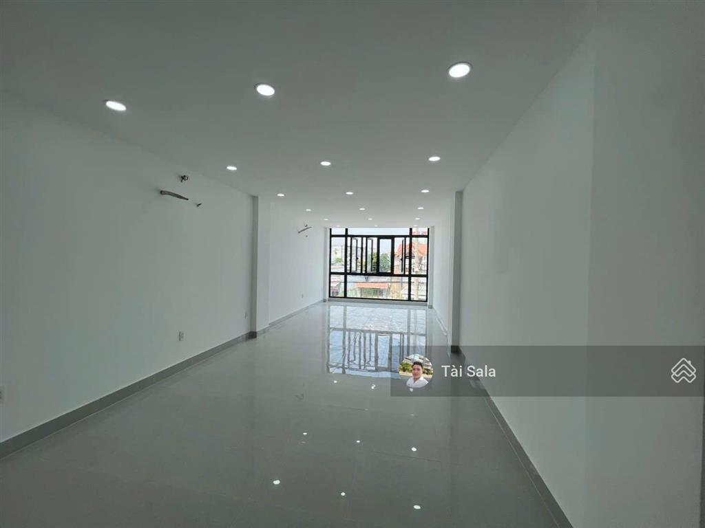 Cho thuê nhà mặt tiền đường lò lu 400m2 1 trệt 4 lầu giá thuê 25 triệu/tháng cạnh bên dự án elysian
