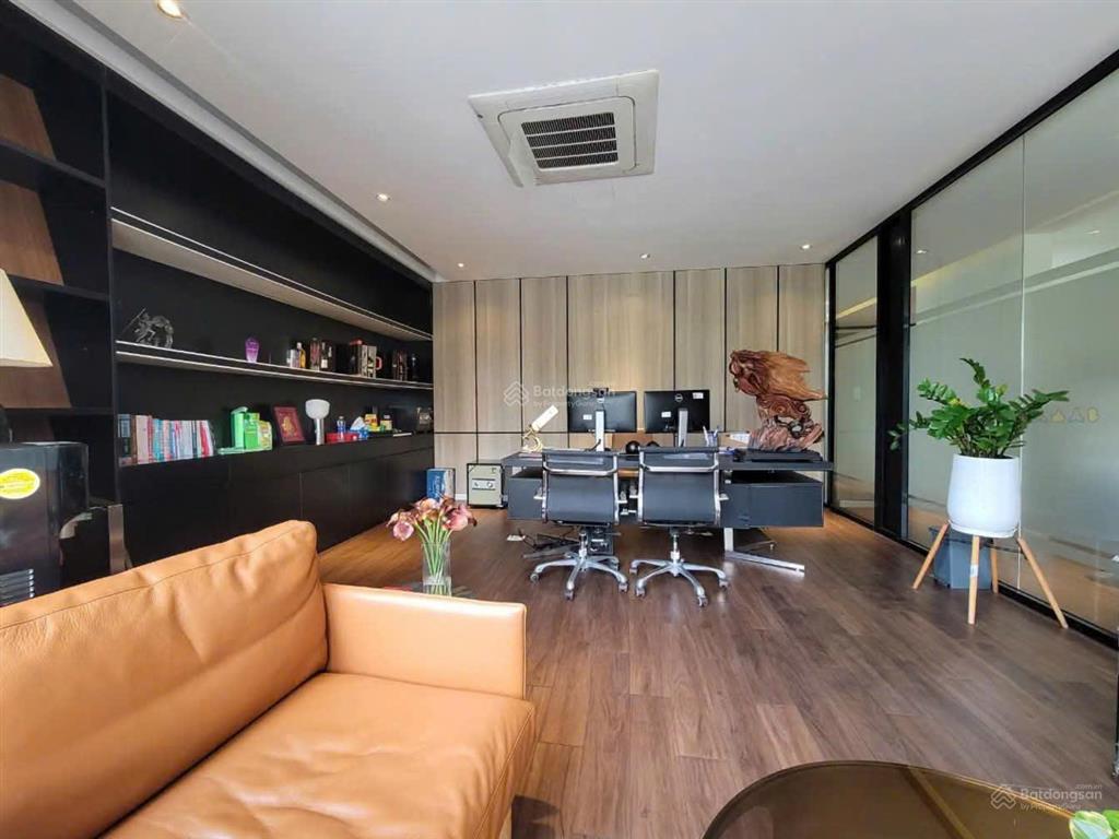 Cho thuê văn phòng sala q2 240m2 full sàn đầy đủ nội thất 110 triệu