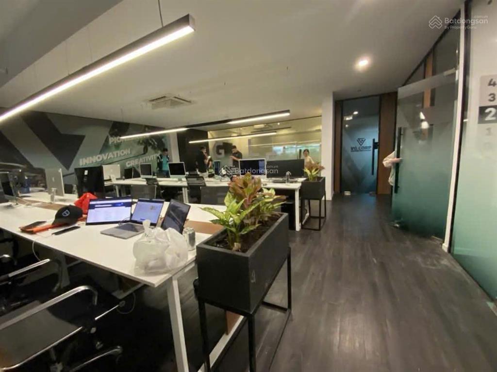 Cho thuê văn phòng sala q2 240m2 full sàn đầy đủ nội thất 110 triệu