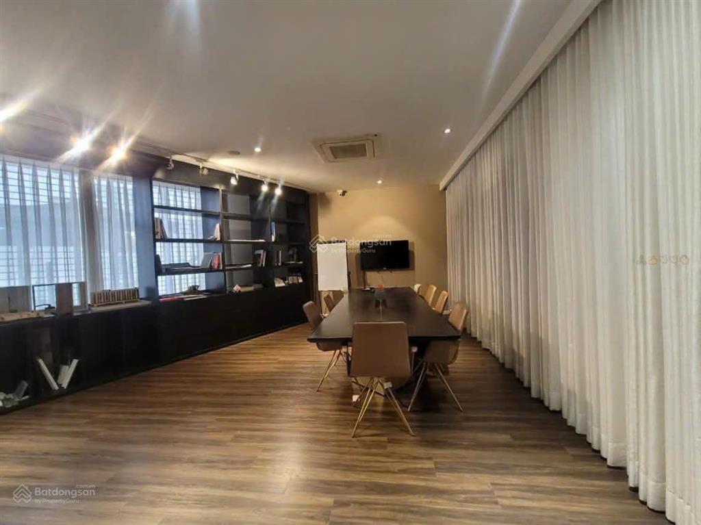 Cho thuê văn phòng sala q2 240m2 full sàn đầy đủ nội thất 110 triệu