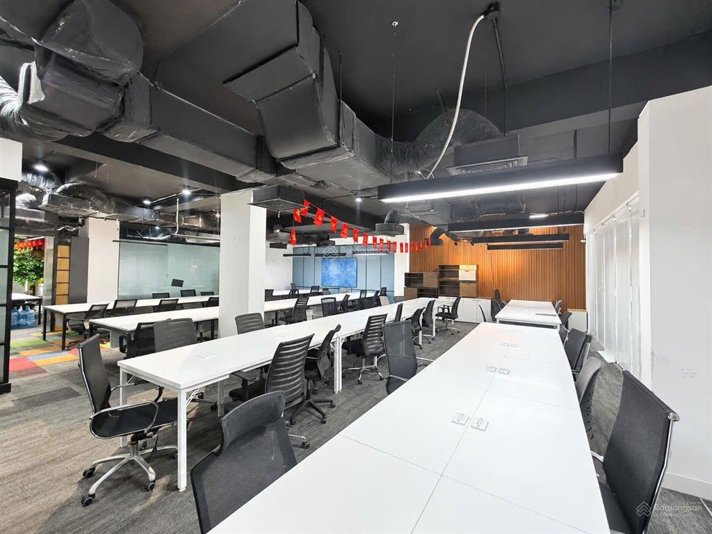 Cho thuê văn phòng 285m2 đường nguyễn cơ thạch sala quận 2 đầy đủ nội thất chỉ cần vào làm việc